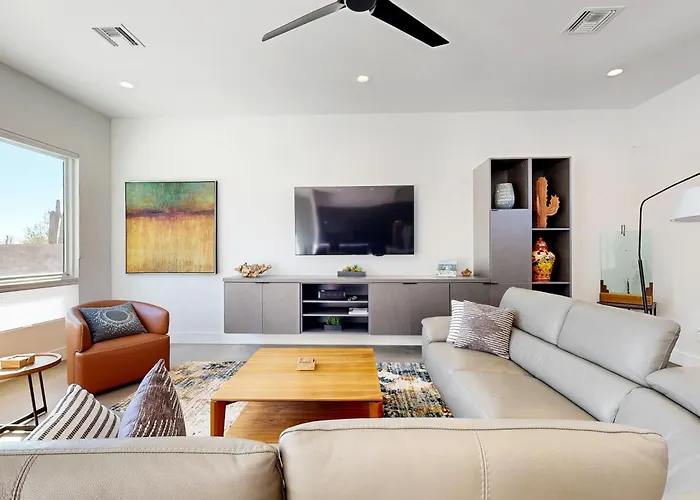 Sonoran Sunsets, A 3-suite Retreat Scottsdale