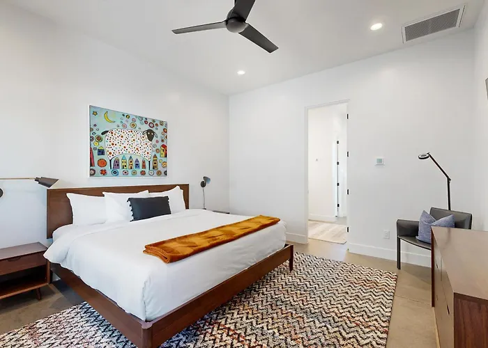 Sonoran Sunsets, A 3-suite Retreat