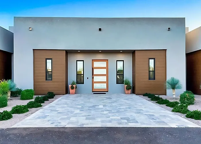 Sonoran Sunsets, A 3-suite Retreat Scottsdale