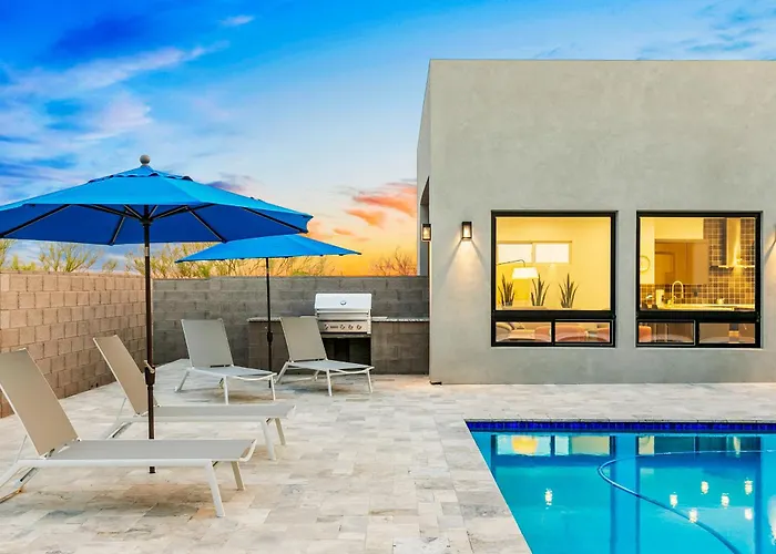 Sonoran Sunsets, A 3-suite Retreat