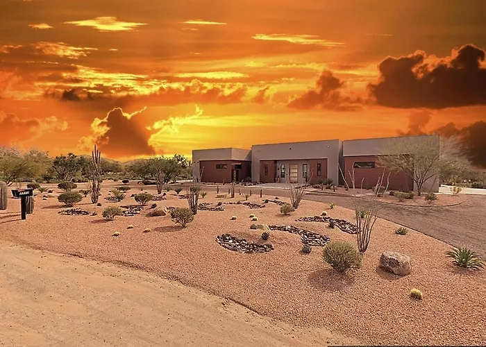 Sonoran Sunsets, A 3-suite Retreat *